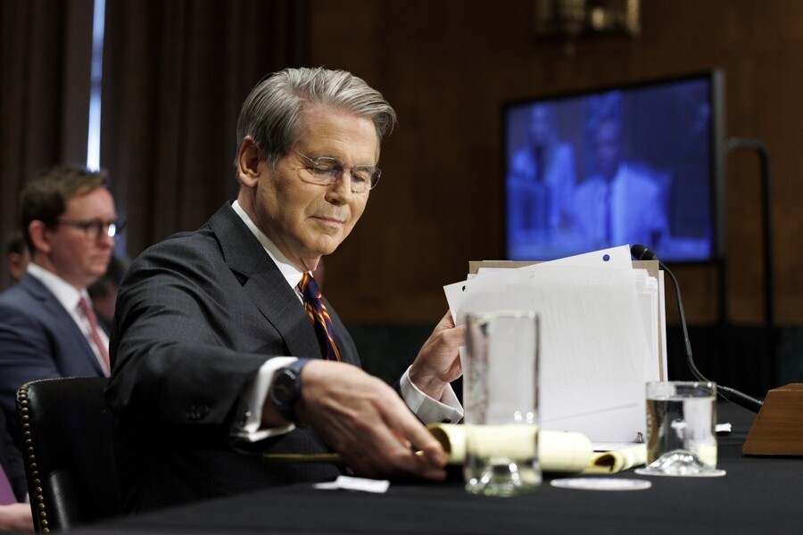 US Considers Unblocking Iranian Oil to Contain Price Escalation