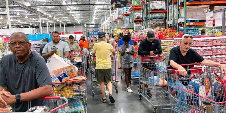 US Inflation Index Edges Down Slightly