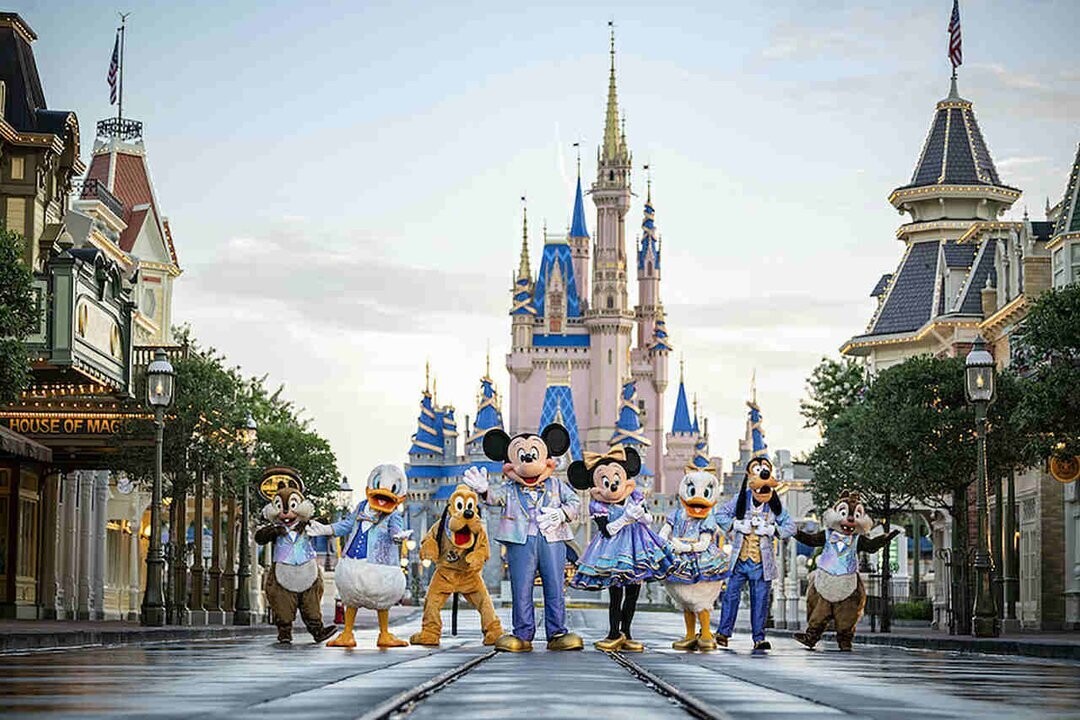 Ex-Disney Employee Accused of Hacking Menus