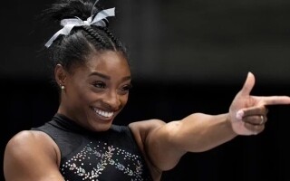 Симона Байлз выигрывает девятый чемпионат США по гимнастике в Техасе