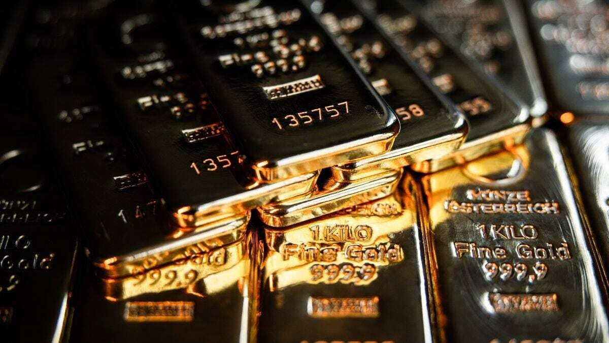 Цена золота превысила 3000 долларов впервые