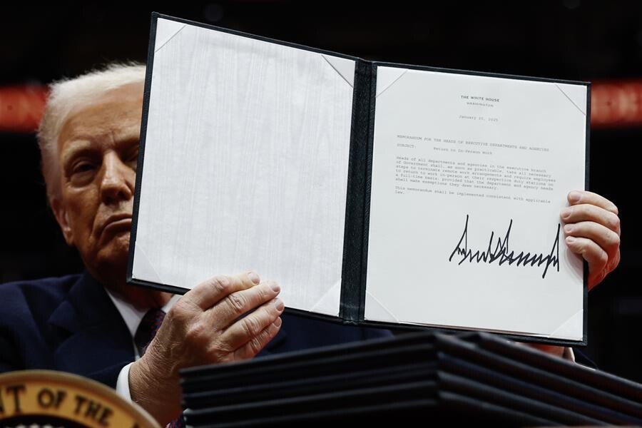 Федеральный судья приостанавливает указ Трампа о гражданстве по праву рождения