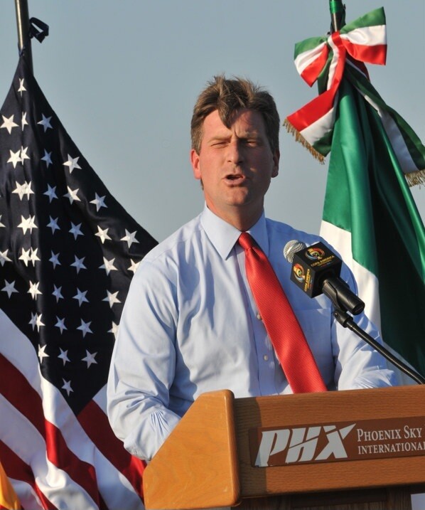 Конгрессмены США возвращаются в Вашингтон для голосования по reopen правительства