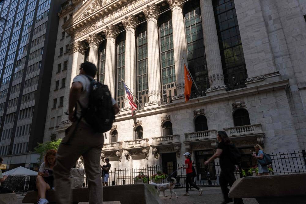Индустриальный индекс Dow Jones растет, а акции Nvidia превосходят Microsoft