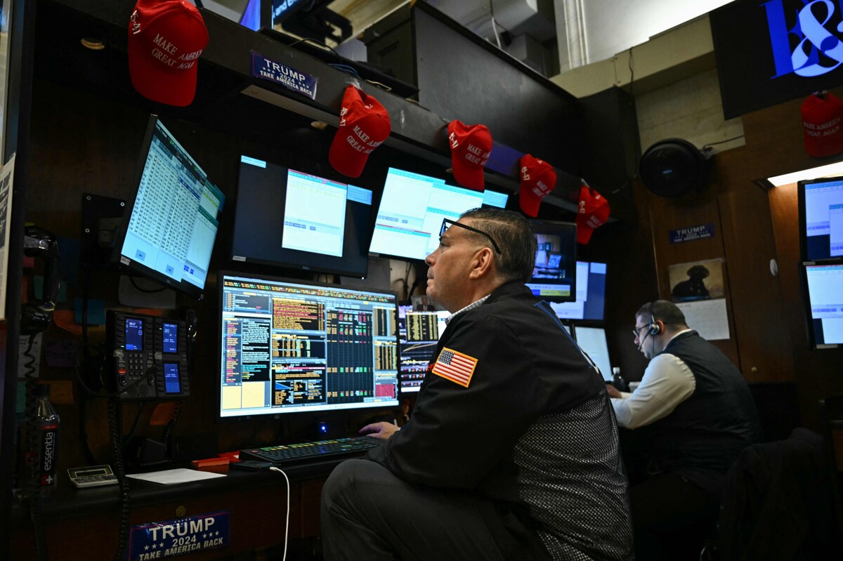 Stock Prices Plunge Amid AI Bubble Fears