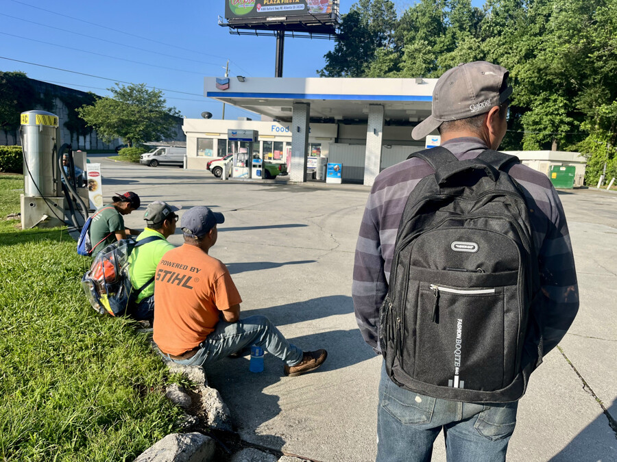 US raises incentive for migrants to $2,600