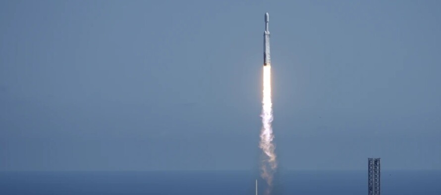 NASA запускает миссию для исследования океана Европы