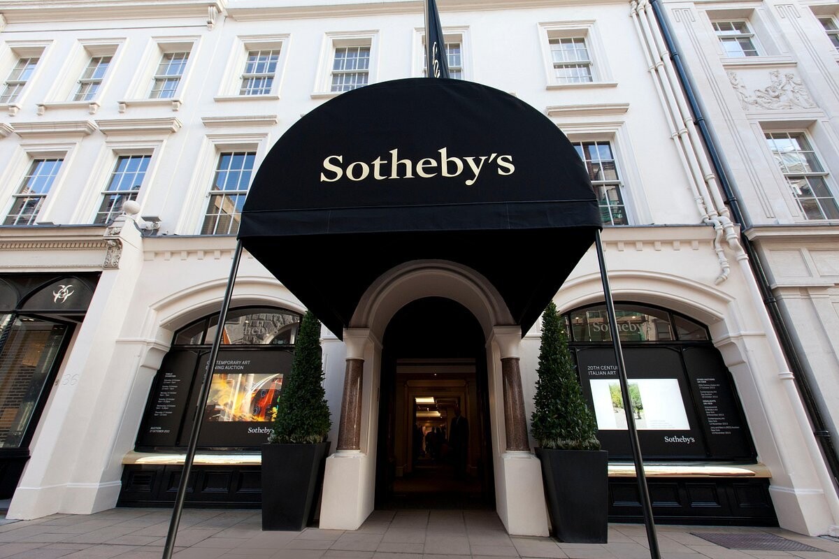 Sotheby's Столкнулась с Долговым Кризисом на Фоне Инвестиций в $1 Миллиард
