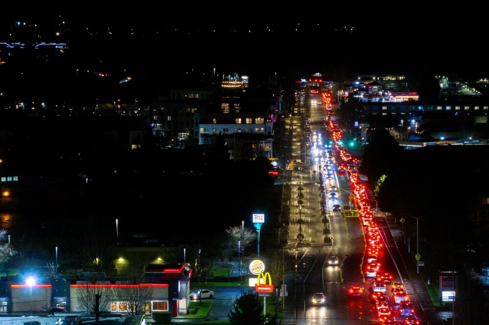 Evacuation after dam collapse near Seattle