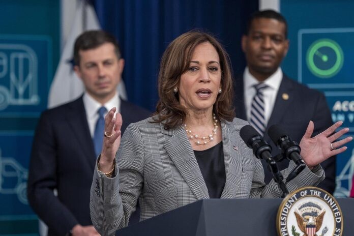 Камала Харрис и угроза демократии