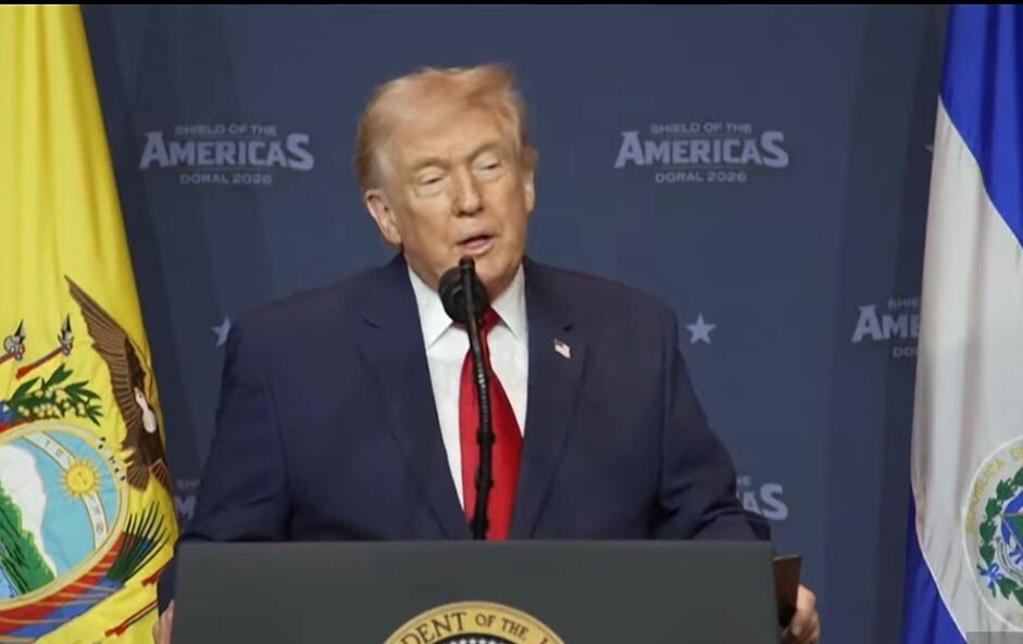 Trump Criticizes Starmer Over Delay in Sending Aircraft Carriers to Middle East