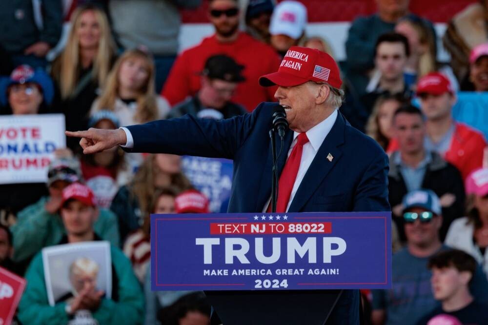 Трамп сравнил иммигрантов со змеями во время предвыборного мероприятия