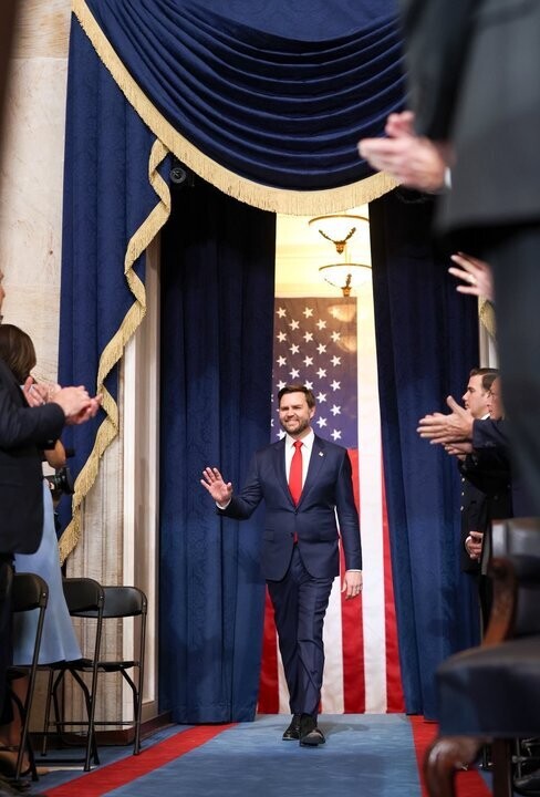 U.S. VP Vance Reports Attack on His Ohio Home