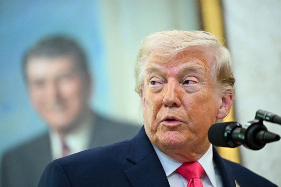 Trump Jokes About Running in Venezuelan Elections Against Rodríguez