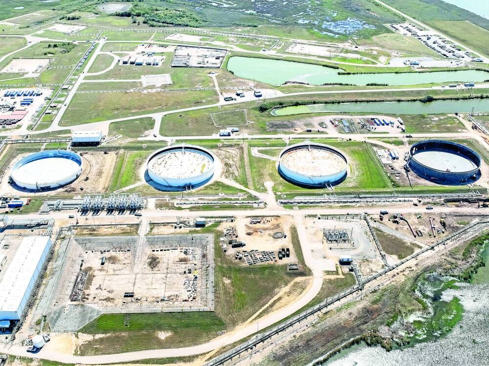 Цены на нефть растут на фоне надежд на увеличение сезонного спроса на топливо