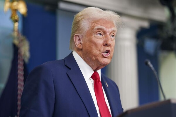 Trump Mourns Victims of Aviation Tragedy