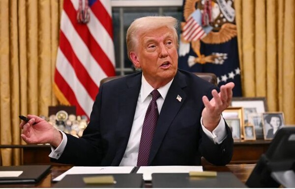 White House Rescinds Federal Aid Freeze