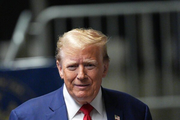 Трамп обвиняет Байдена в юридических проблемах и обещает крепкие границы на митинге в Уайлдвуде