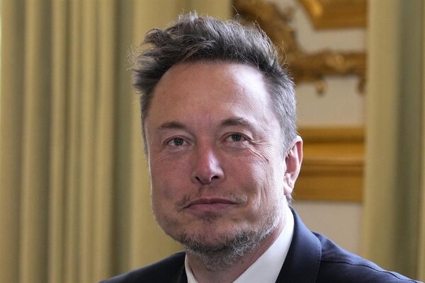 Илон Маск грозит запретить устройства Apple в своих компаниях из-за интеграции технологии OpenAI