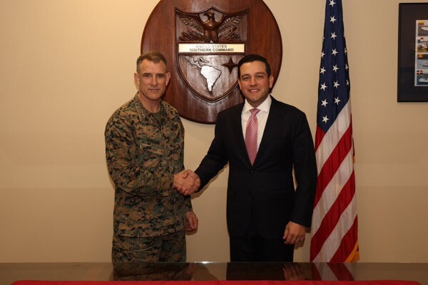 SOUTHCOM Meets Panamanian Ambassador