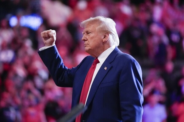 Тайное лоббирование правительства для контроля риторики Трампа