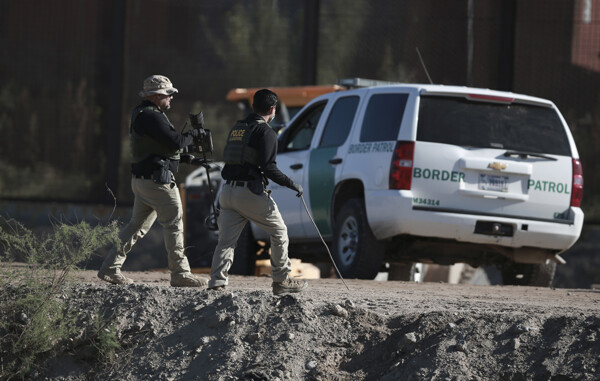 US Plans to Detain Migrants Voluntarily Leaving Country