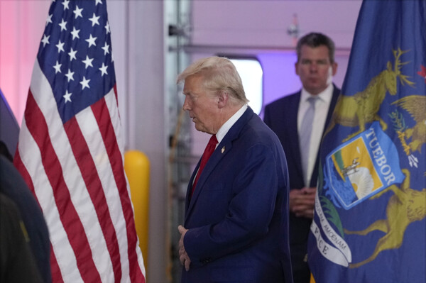 Контroversный визит Трампа в Хауэлл, Мичиган