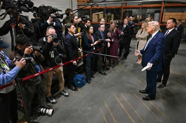 Trump Demands Dismissal of Judge Over Immigration Ruling