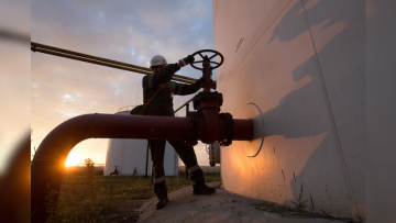 U.S. Crude Inventories Decline Eases Oil Price Concerns