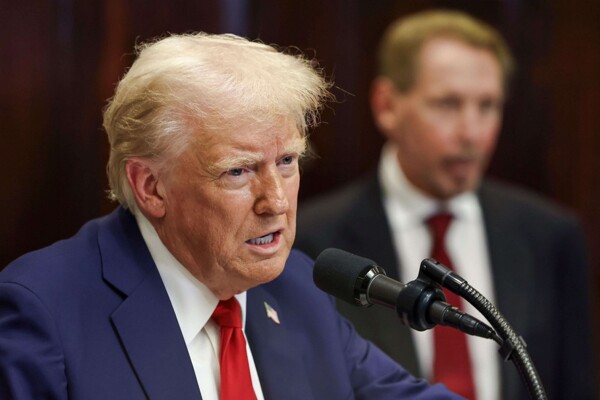 Trump Dismisses Over 1000 Officials Before Presidency