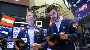 S&P 500 и Dow Jones значительно упали