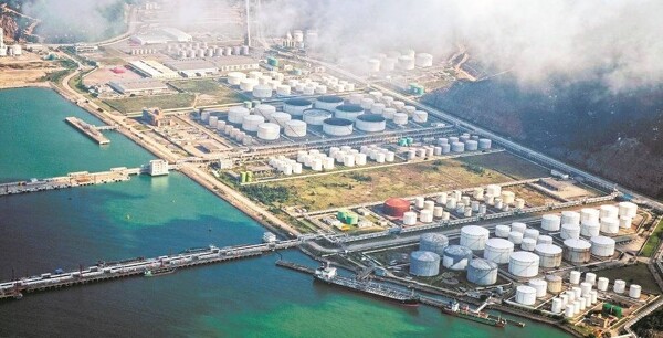 Запасы сырой нефти в США сократились, тогда как запасы бензина увеличились