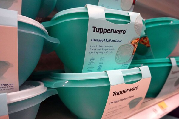 Tupperware сталкивается с банкротством на фоне финансовых трудностей
