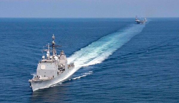 Перехват военно-морских кораблей ВМС США