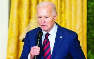 Трамп угрожает судебными исками против Байдена и обсуждает вызов Конституции