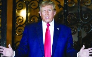 Бывший президент Трамп и его сторонники продолжают распространять ложные утверждения об избирательных махинациях