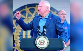 Возрастающие опасения по поводу связей губернатора Миннесоты Тима Уолца с Китаем