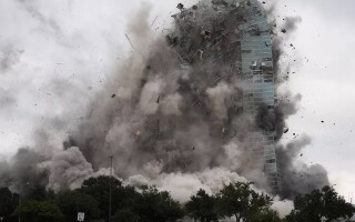 Снос знакового здания Hertz Tower в Лейк-Чарльзе