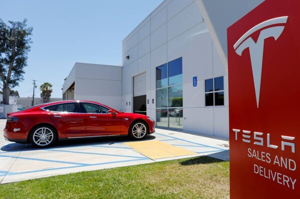 California Suspends Tesla Sales Licenses