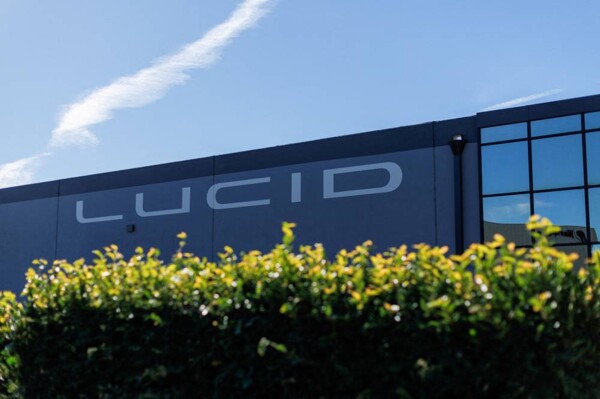 Производитель электромобилей Lucid сократит 400 рабочих мест в рамках плана реструктуризации