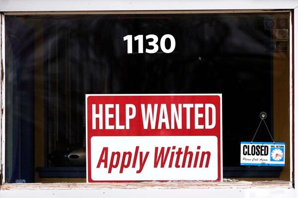 US Job Market Remains Strong Despite Layoff Concerns