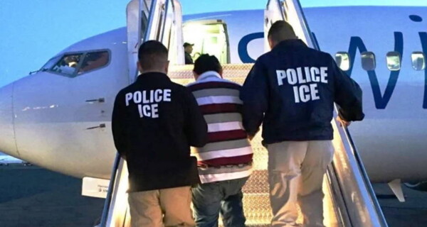Undocumented Immigrants Must Register Their Data
