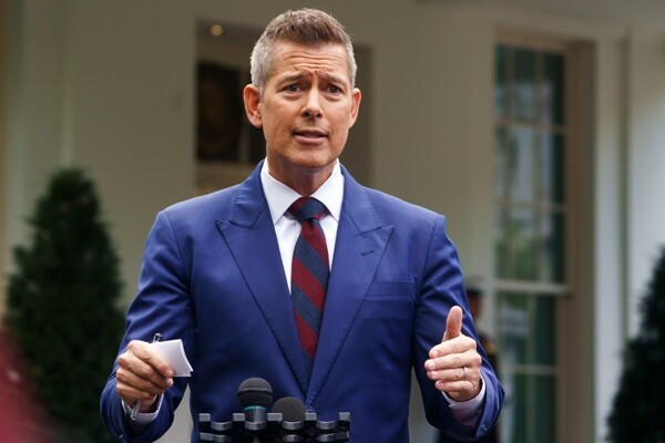 Trump Government Threatens Measures Against Air Traffic Controllers