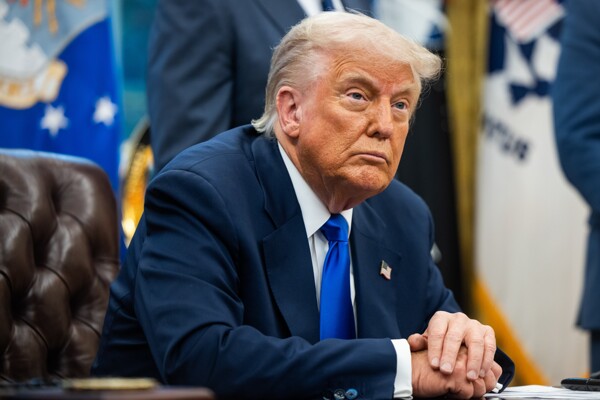 Стратегия само-депортации Трампа для незадокументированных мигрантов