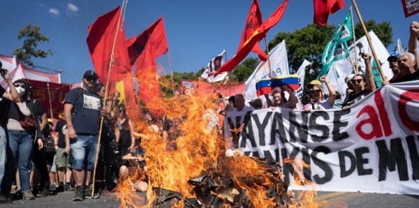 EE.UU. recomienda a sus ciudadanos abandonar Venezuela de inmediato