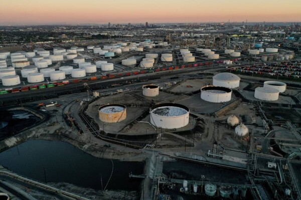 Запасы нефти и бензина в США резко сократились