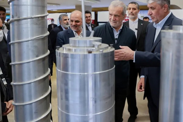 Trump Insists on Complete Dismantling of Iran's Nuclear Program