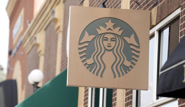 Starbucks сообщает о слабых квартальных доходах и выручке, ниже ожидаемых