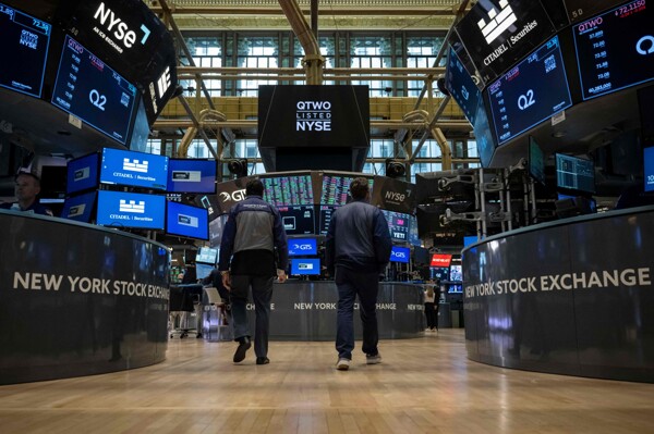 NASDAQ вырос на 2% на фоне сильных розничных продаж