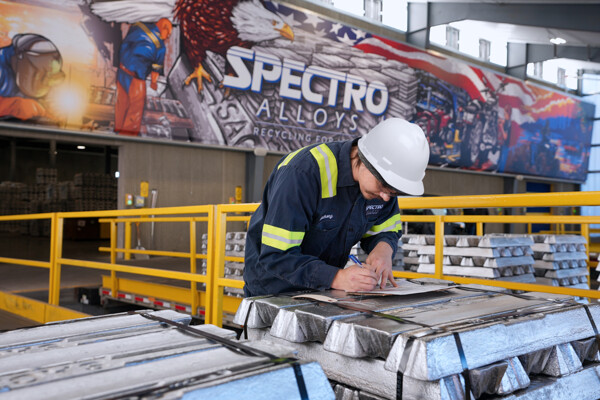 Emirates Global Aluminum приобретает контрольный пакет акций Spectro Alloys